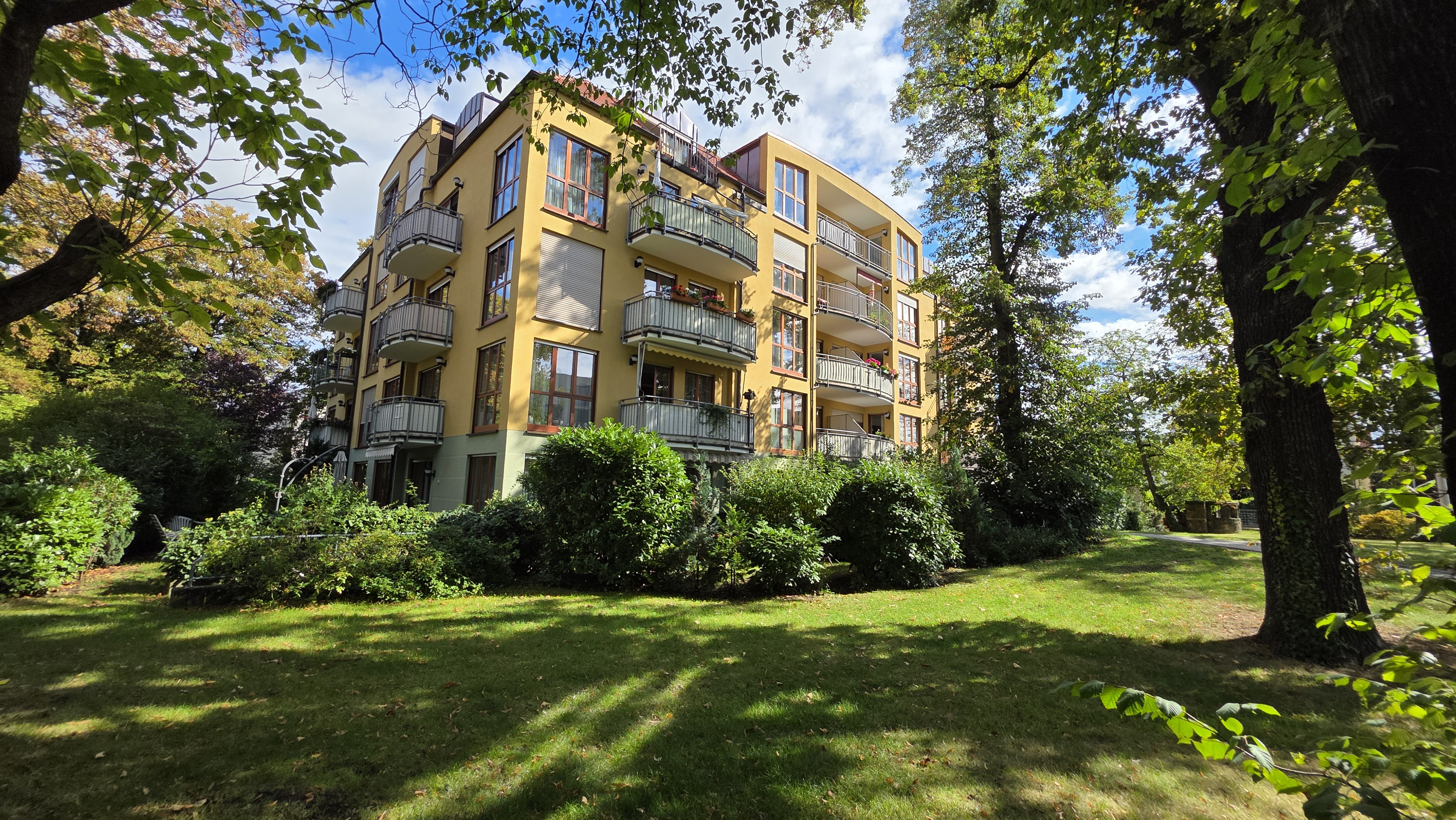 MW/708/WE6, 2 - Raumwohnung mit Terrasse mit einem eigenen kleinen Gartenanteil in Dresden - Strehlen
